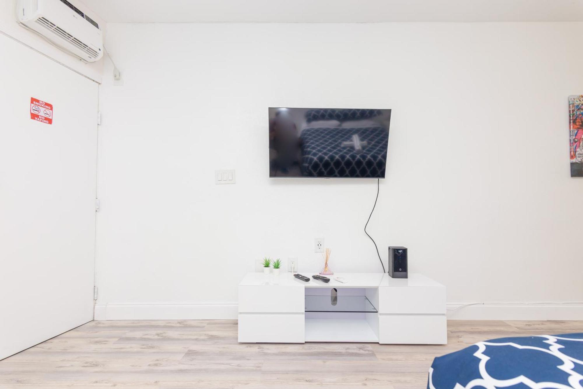 Ocean Drive Deco Apt W/2 Queen Beds, Steps 2 Beach Miami Beach Ngoại thất bức ảnh