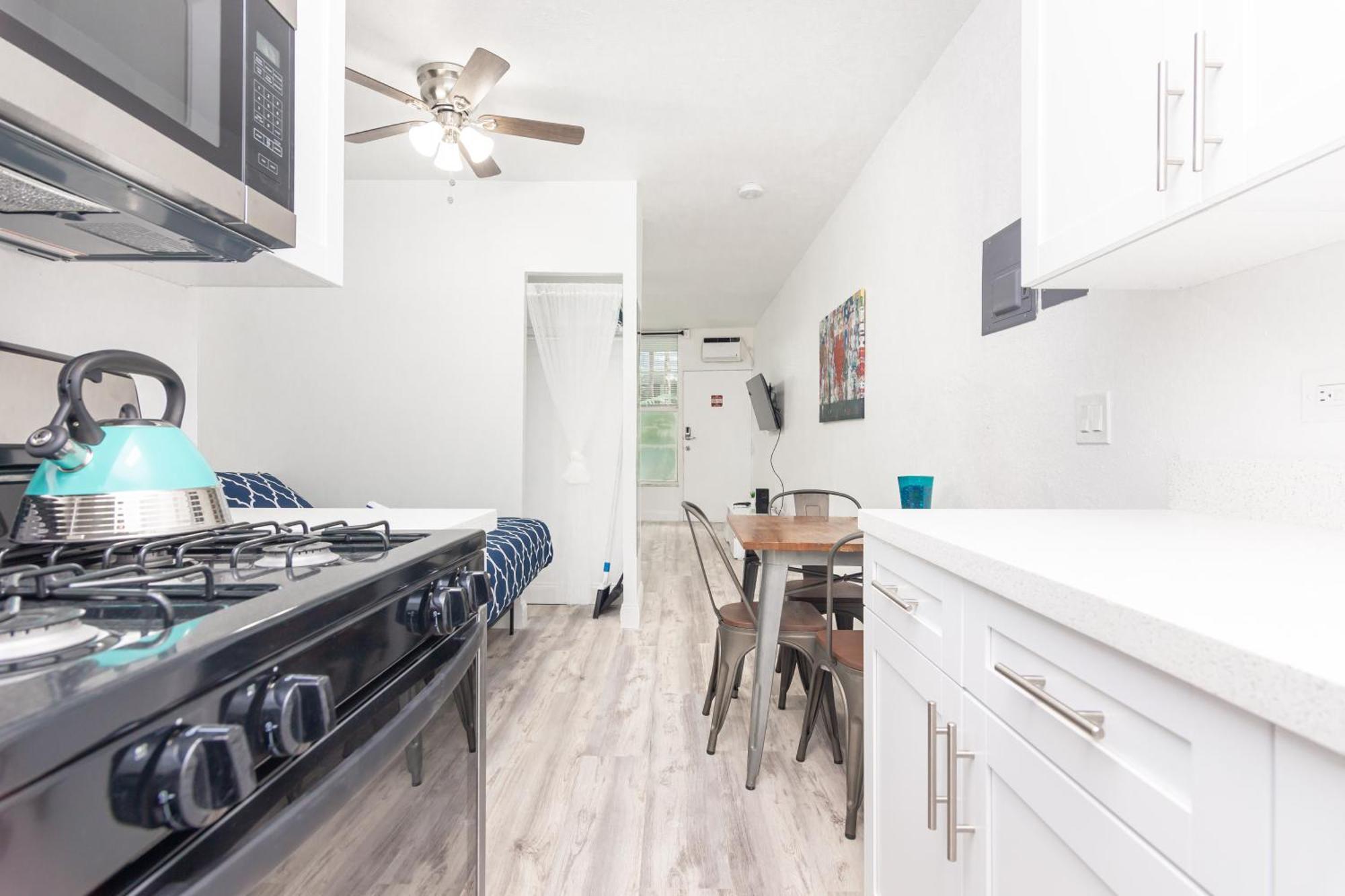 Ocean Drive Deco Apt W/2 Queen Beds, Steps 2 Beach Miami Beach Ngoại thất bức ảnh